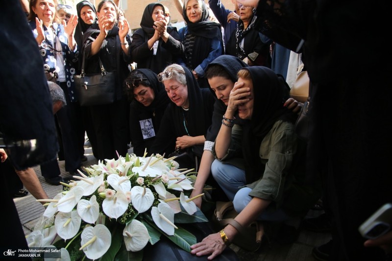 مراسم تشییع ثمینه باغچه‌بان