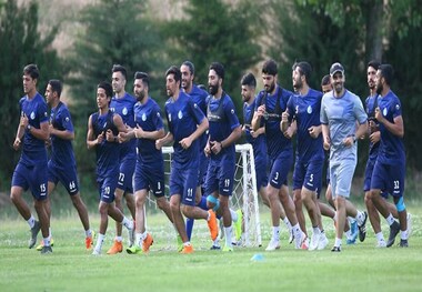 حسن‌زاده: رفاقت بازیکنان استقلال بادکنکی است/ برای حسینی زشت است این مدلی گل بخورد!
