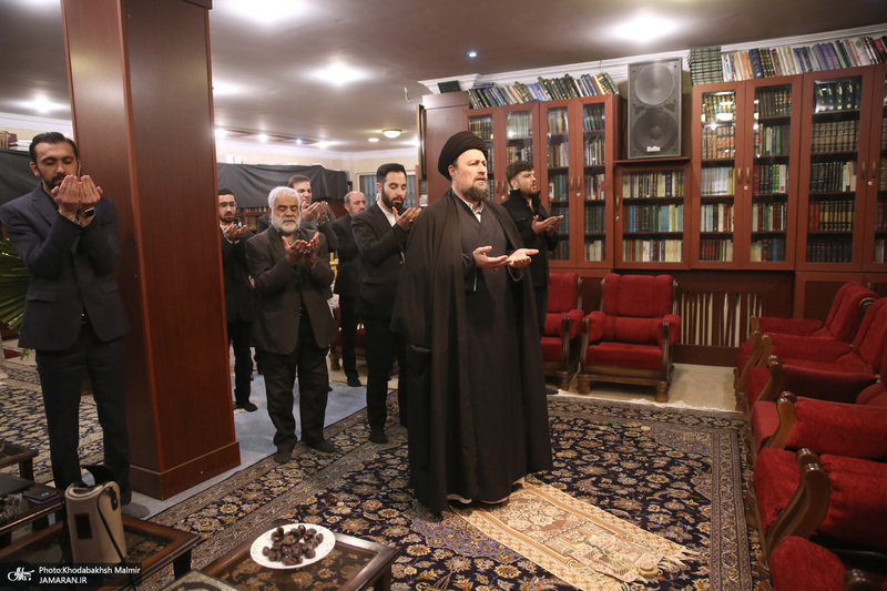 حضور شخصيت هاي سياسي در منزل مرحوم آیت الله بجنوردی 2