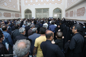 خاکسپاری پیکر حجت الاسلام و المسلمین سید محمود دعایی در حرم امام خمینی (س)