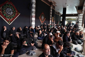 مراسم عزاداری روز تاسوعای حسینی در بیوت مراجع و علماء‎