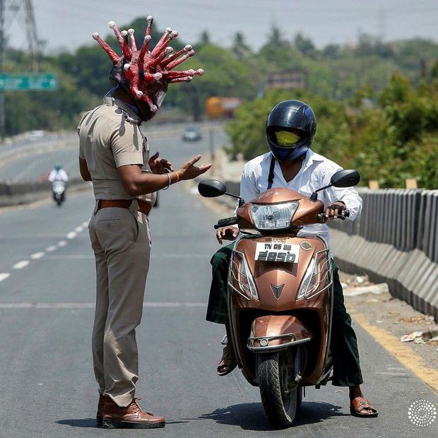 کلاه کرونایی پلیس هندی + عکس