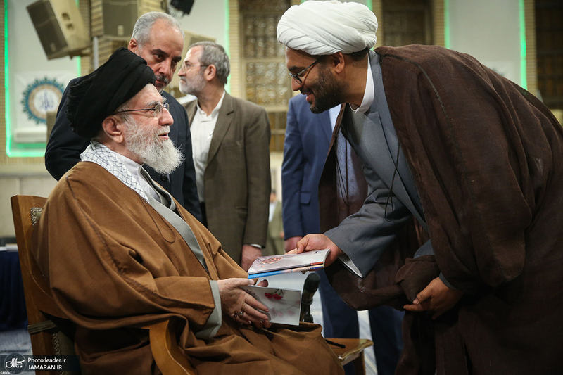 دیدار شاعران و اهالی فرهنگ و ادب فارسی با رهبر معظم انقلاب