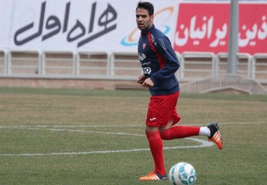 احتمال ماندن کرمی در پرسپولیس