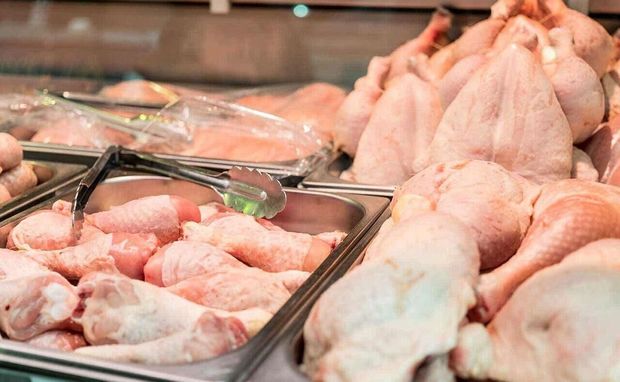 قیمت هرکیلوگرم گوشت مرغ در ابرکوه به ۱۰۶ هزار ریال کاهش یافت