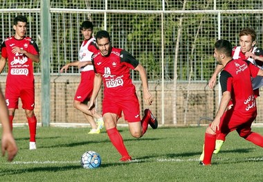 تمرین تاکتیکی سرخپوشان پشت درهای بسته