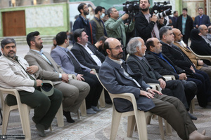 تجدید میثاق رئیس و جمعی از مدیران سازمان صداوسیما با آرمان‌های امام خمینی(س)-2