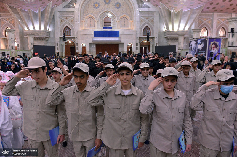 مراسم جشن فرزندان به تکلیف رسیده کارکنان سپاه در حرم مطهر امام خمینی (س)