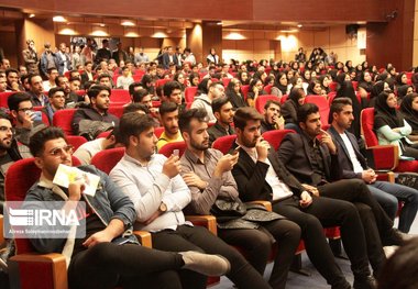 احساس مسئولیت دانشجویان در پدیده‌های اجتماعی به توسعه کشور می‌انجامد