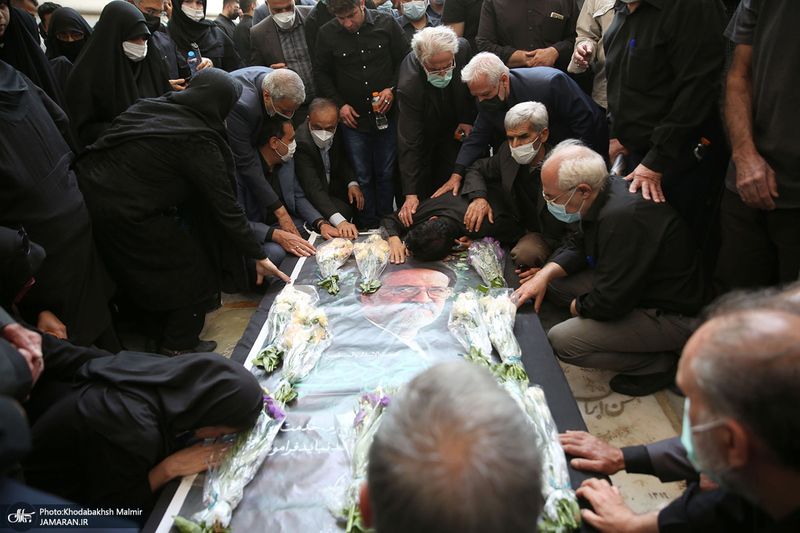 خاکسپاری پیکر حجت الاسلام و المسلمین سید محمود دعایی در حرم امام خمینی (س)
