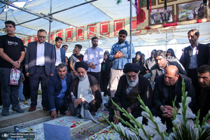 مراسم مهمانی لاله ها در بهشت زهرا (س) تهران