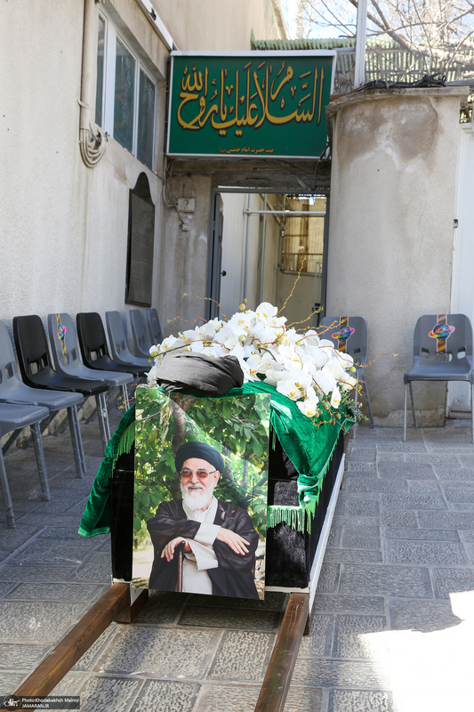 مراسم تشییع آیت الله سید مهدی امام جمارانی (ره) از حسنیه جماران