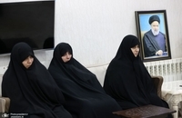 دیدار معاون اول رئیس‌جمهور با خانواده‌های  شهید رئیسی و شهید مالک رحمتی (3)