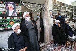 حضور مراجع و علما در بیت آیت الله العظمی صانعی(ره)-2