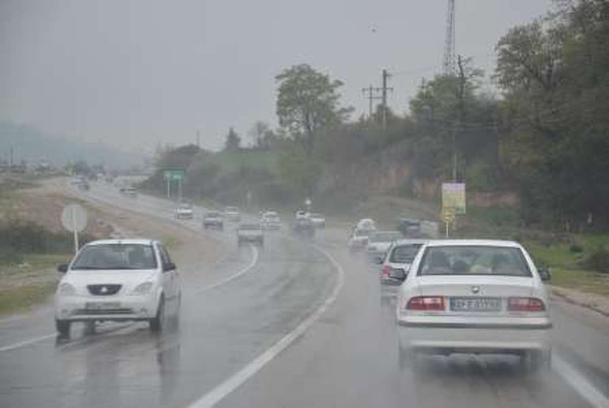 ترافیک نیمه سنگین در محور کندوان /انسداد 11 محور مواصلاتی کشور/ بارش در برخی استان های کشور