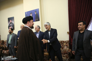 حاشیه تجدید میثاق رئیس جمهور و اعضای دولت با آرمان های حضرت امام خمینی (س)