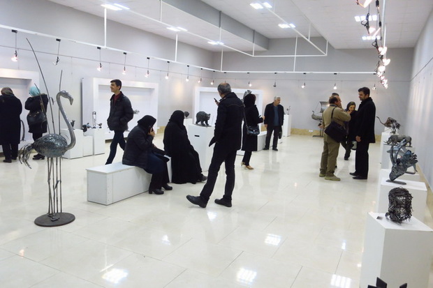 نمایشگاه مجسمه های فلزی در ارومیه گشایش یافت