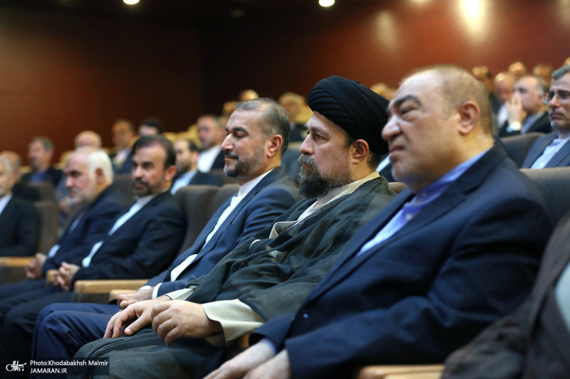 تجدید میثاق وزیر ، معاونان ومسئولان وزارت خارجه با آرمان های حضرت امام (س)