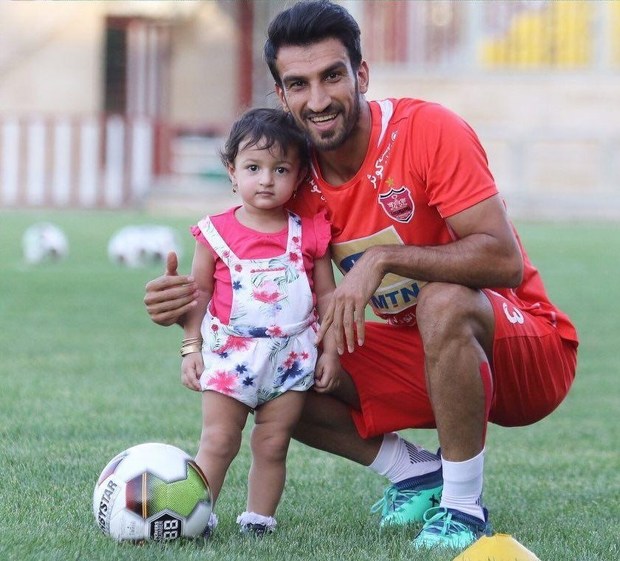 دختر ماهینی میهمان سرخپوشان در تمرین + عکس
