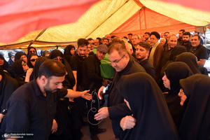 مراسم خاکسپاری سیدعلی صنیع خانی در بهشت زهرا (س) تهران