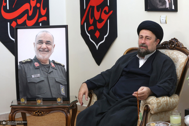 حضور سید حسن خمینی در منزل سردار شهید سلامی با خانواده این شهید والامقام دیدار و گفت‌وگو کرد.