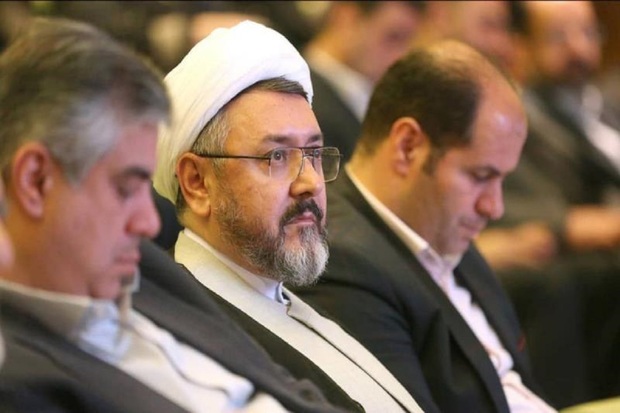 Dr. Komsari stesses need for attaching much more significance to Imam and his ideals