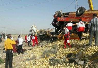 انحراف به چپ تریلی باعث تصادف مرگبار در جاده درح - سربیشه شد