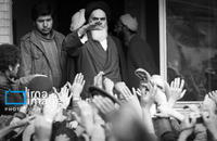 دیدار مردم با امام در مدرسه علوی (10)