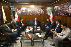 بازدید علی دارابی، معاون میراث فرهنگی از بیت امام خمینی (س) از جماران