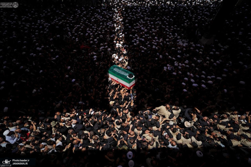 تشییع پیکر مطهر رهبر شهید در نجف اشرف