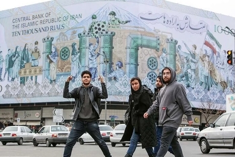 خبرگزاری ایرنا: در ایران نسل Z حدود یک‌چهارم جمعیت را تشکیل می‌دهند/ نسل Z دین گریز نیست/ گفتمان دینی در این نسل متفاوت است/ «زومرها» تقلید در دینداری را نمی‌پذیرند/ در نسل z باور به خدا کاهش نیافته است/ دینداری در نسل Z در حال دگرگونی است