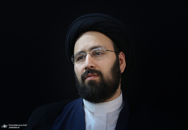 سیدعلی خمینی: باید فرآیندی در کشور داشته باشیم که اعتراضات شنیده شود/ اغتشاشگرها از آسمان نیامده‌اند/ آمدن ترامپ به این نیست که برای ما گل و بلبل بیاورد/ تظاهرات فردا یکی از ایام الله است