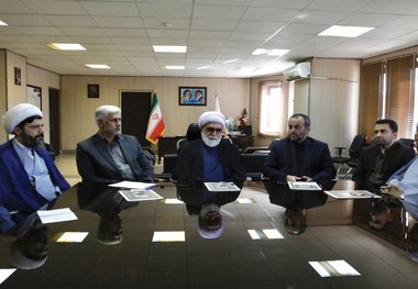 نماینده رهبر معظم انقلاب اسلامی در سفر به شهرستان طبس تاکید کرد: ضرورت پیگیری جدی حقوق کارگران و مکانیزه سازی معادن 