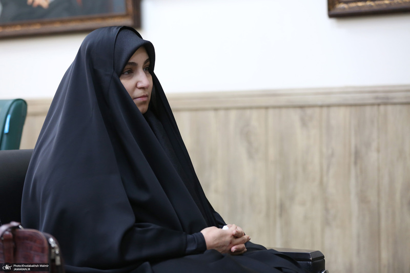 دیدار نرجس سلیمانی با دکتر علی کمساری ریاست موسسه تنظیم ونشرآثار امام خمینی (س)
