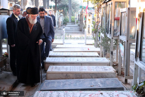 حضور رهبر معظم انقلاب در مرقد مطهر امام خمینی(س) و گلزار شهیدان