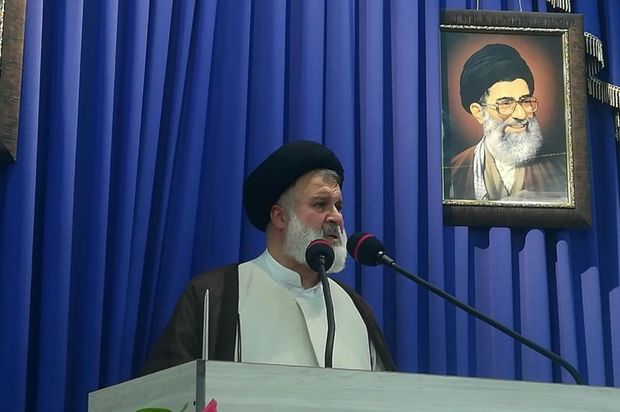 امام جمعه دامغان: دولت برای طرح ملی انتقال آب خزر تلاش کند