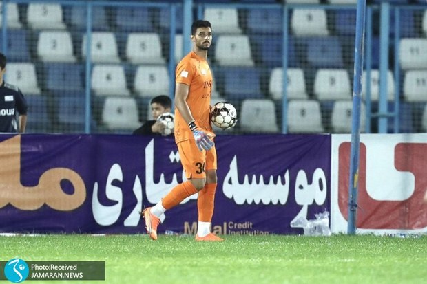 کفگیر به تهِ دیگ خورد/ فقر دروازه‌بان در فوتبال ایران؛ میرزازاد و گوهری در تیم ملی؟

