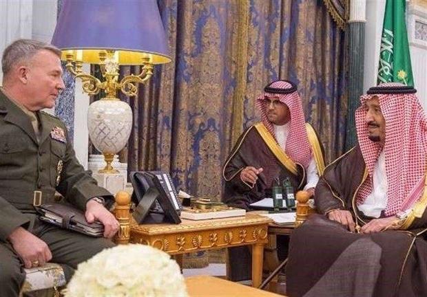 فرمانده تروریست‌های آمریکایی با شاه عربستان دیدار کرد + عکس