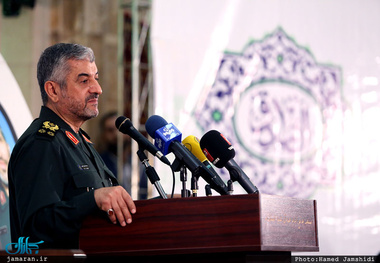 فرمانده کل سپاه: نمی‌توانیم نسبت به نیازهای مردم بی‌تفاوت باشیم/ سپاه سودآوری را مدنظر ندارد