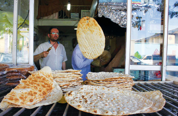 رئیس اتحادیه نانوایان مشهد: نرخ نان آزاد شود