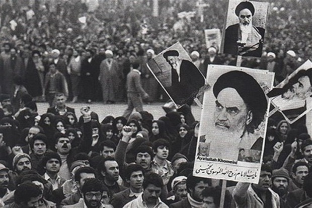 Imam Khomeini was the bright center of unity of nation

