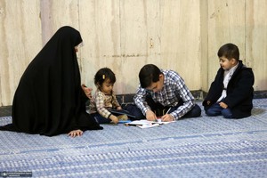 مراسم رونمایی از کتاب کارگزار صدیق در حسینیه جماران