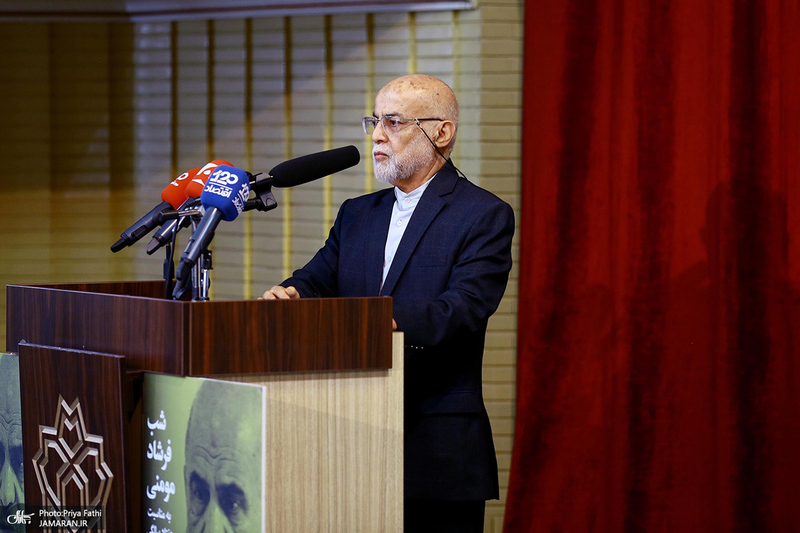 شب بزرگداشت «فرشاد مومنی»