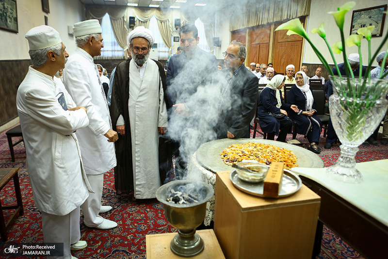 مراسم بزرگداشت امام خمینی در آتشکده زرتشتیان