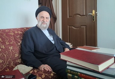 آیت الله غروی، عضو شورای عالی حوزه‌های علمیه سراسر کشور: اگر پوشش، نماد اسلام و اسلامیت نظام باشد، باید برخوردی متناسب با آن صورت گیرد/ امروز مسأله صرفاً چند تار موی بیرون‌افتاده نیست/ اکنون مسأله کشف حجاب و حتی برهنگی مطرح شده است