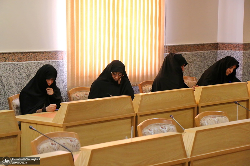 اندیشه های اخلاقی امام خمینی در شرح حدیث جنود عقل و جهل - فاطمه طباطبایی