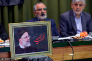 محمدعلی انصاری:  رئیس جمهور شهید، با تمام قوا پای کار بزرگداشت امام خمینی(س) بود