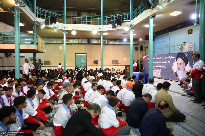 تجدیدمیثاق اعضای سازمان جوانان جمعیت هلال احمر با آرمان‌های امام خمینی(س)؛