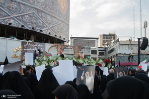 تجمع مردمی در سوگ شهادت رئیس جمهوری و هیات همراه در میدان ولیعصر (عج)