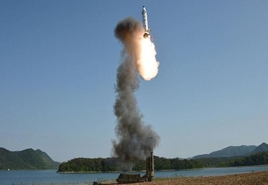 قدرت‌های اتمی از امضای معاهده منع تسلیحات هسته‌ای امتناع کردند